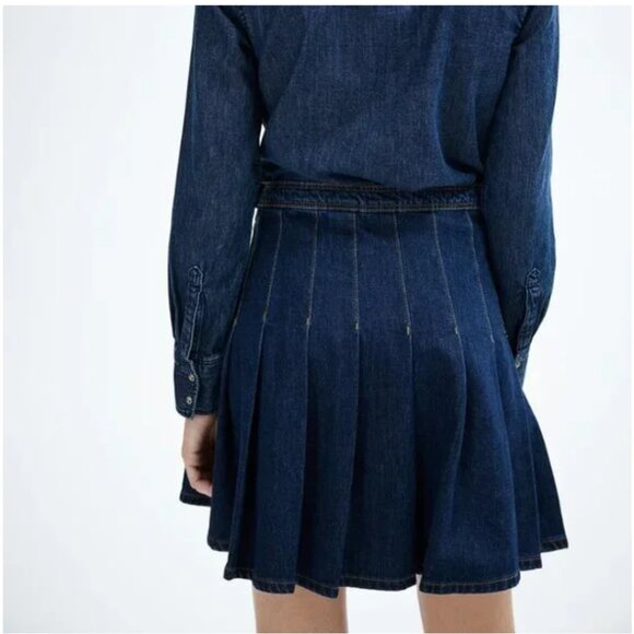 HM Pleated Dark Blue Denim Skirt Size 4 - Picture 3 of 8